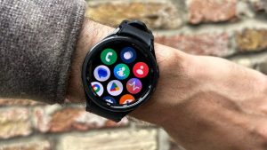 can you use galaxy watch with iphone